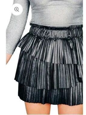 Entro- Black Tiered Pleated Skirt Size Small